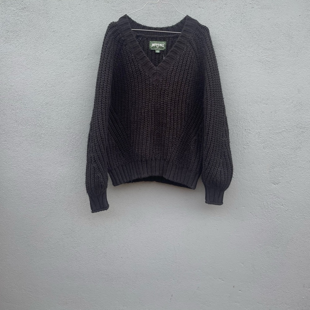 American Eagle Outfitters Black V-Neck Sweater